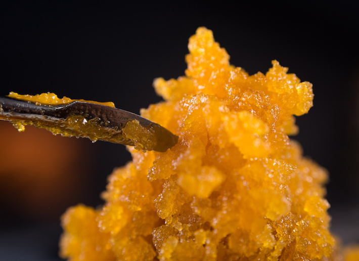 Live resin concentrate with dabbing tool