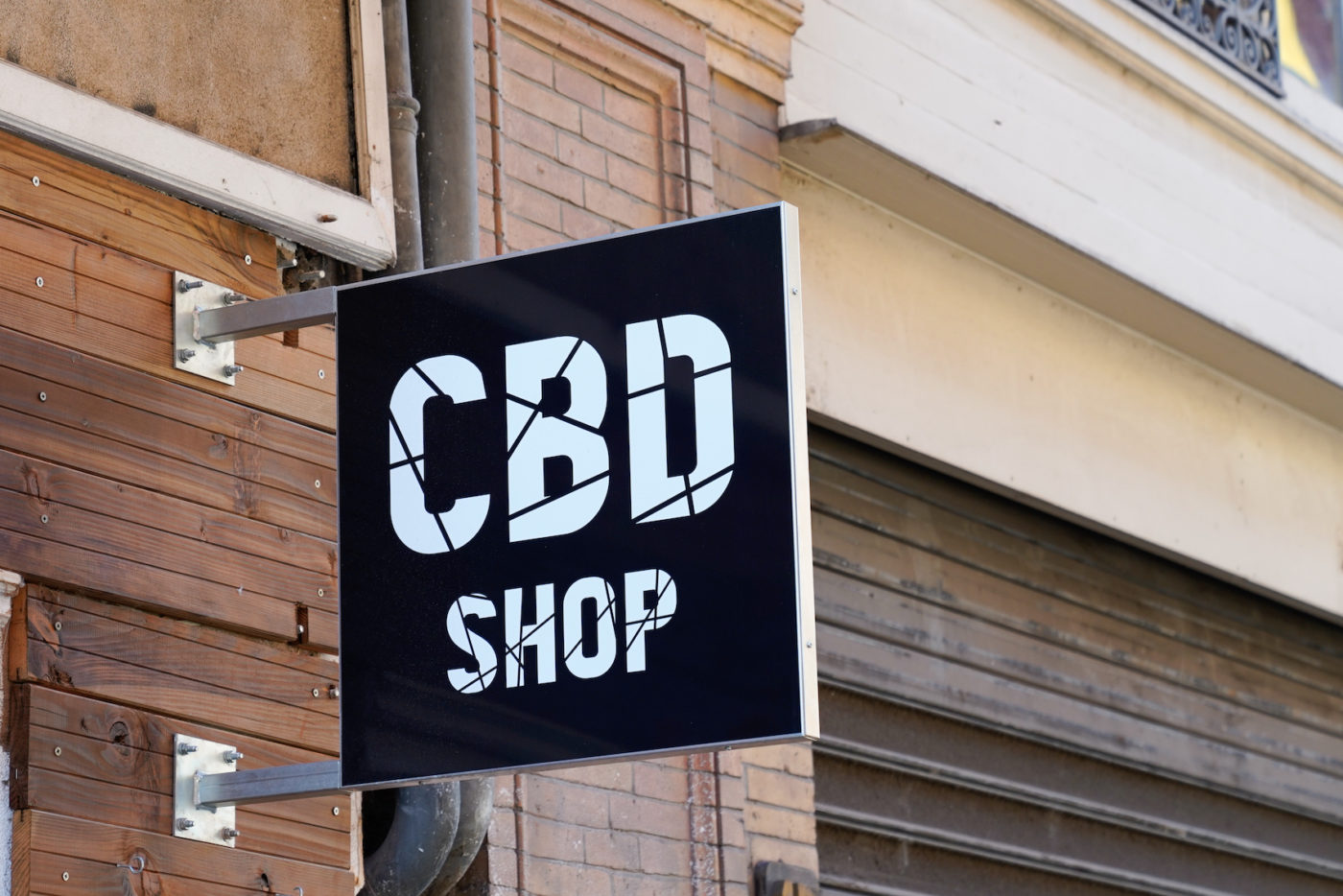 stores that sell cbd oil near me        
        <figure class=