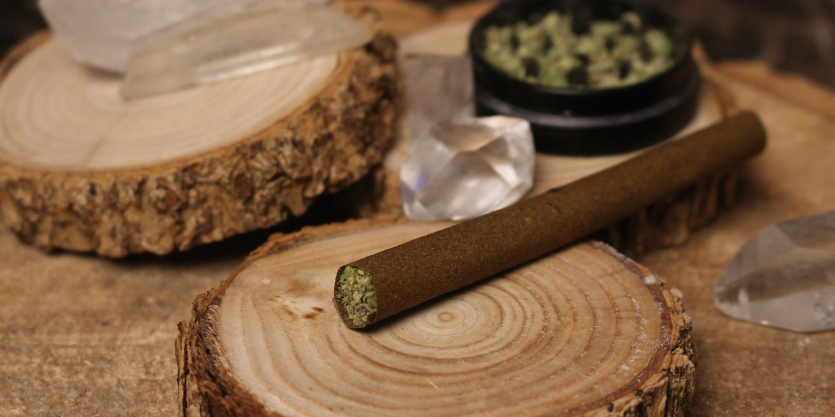 How to roll a blunt (7 steps with photos) - CBD Oracle