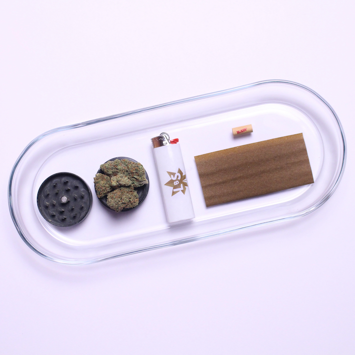 Items needed for rolling a blunt