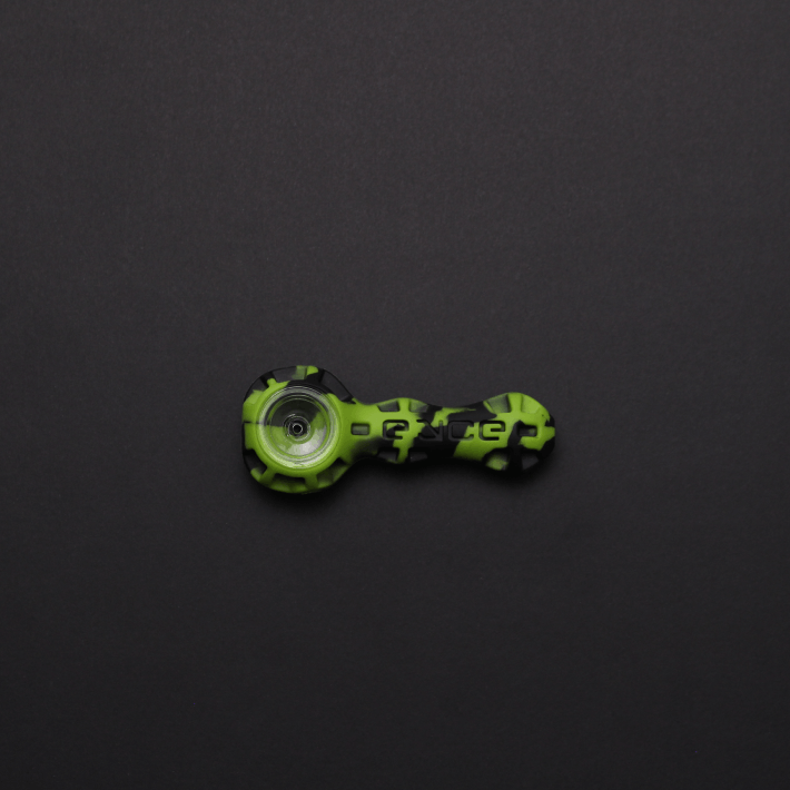 Showing different features of Eyce Spoon pipe