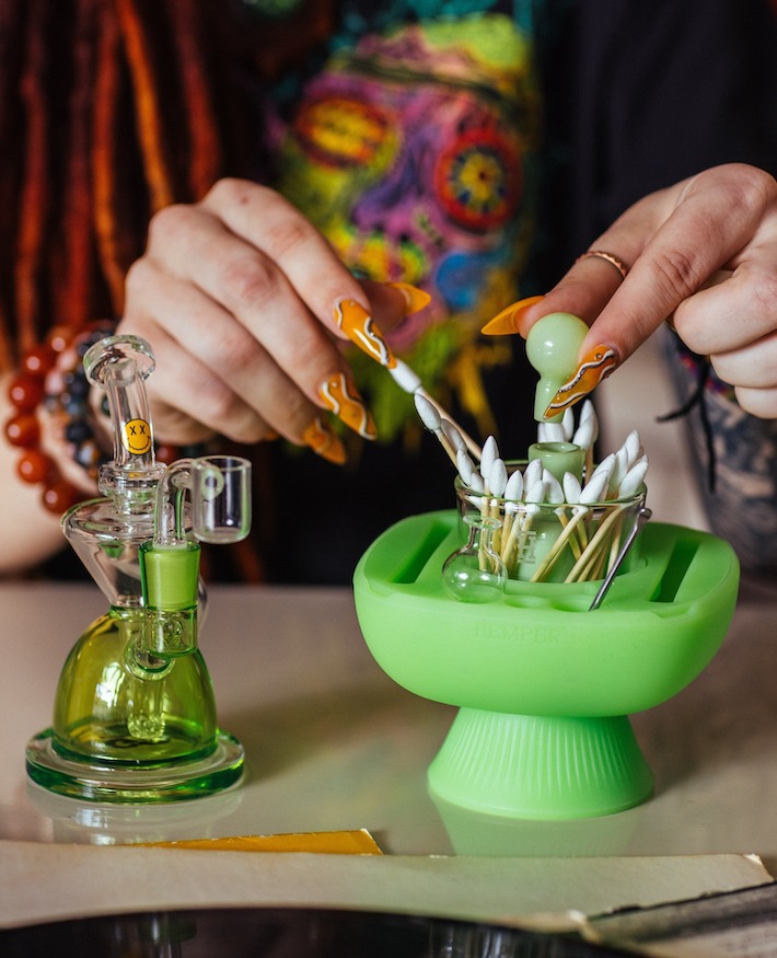 Dab rig cleaning items and tools