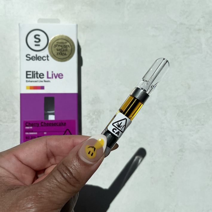 Testing the live resin vape cartridge from Select Cannabis