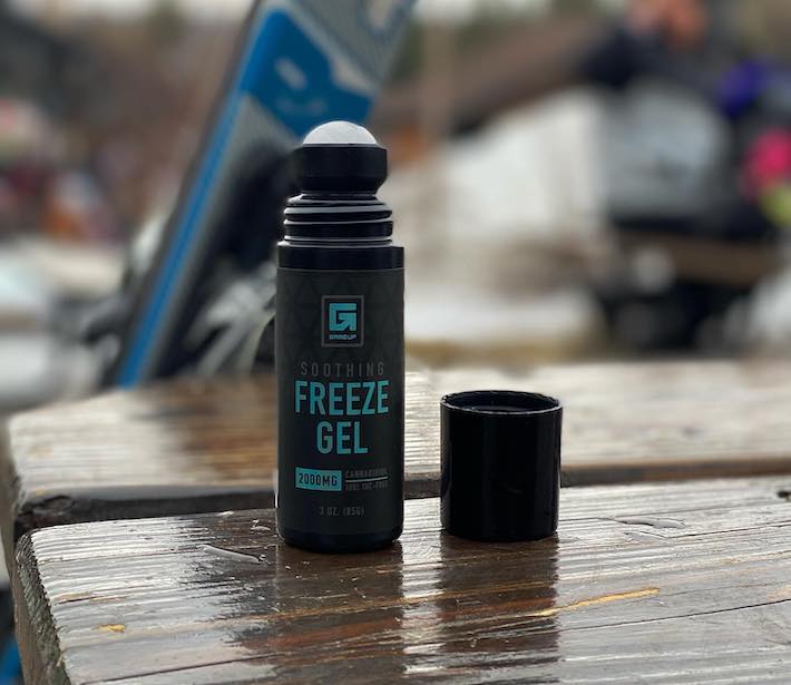 Freeze gel CBD roll-on with cooling properties